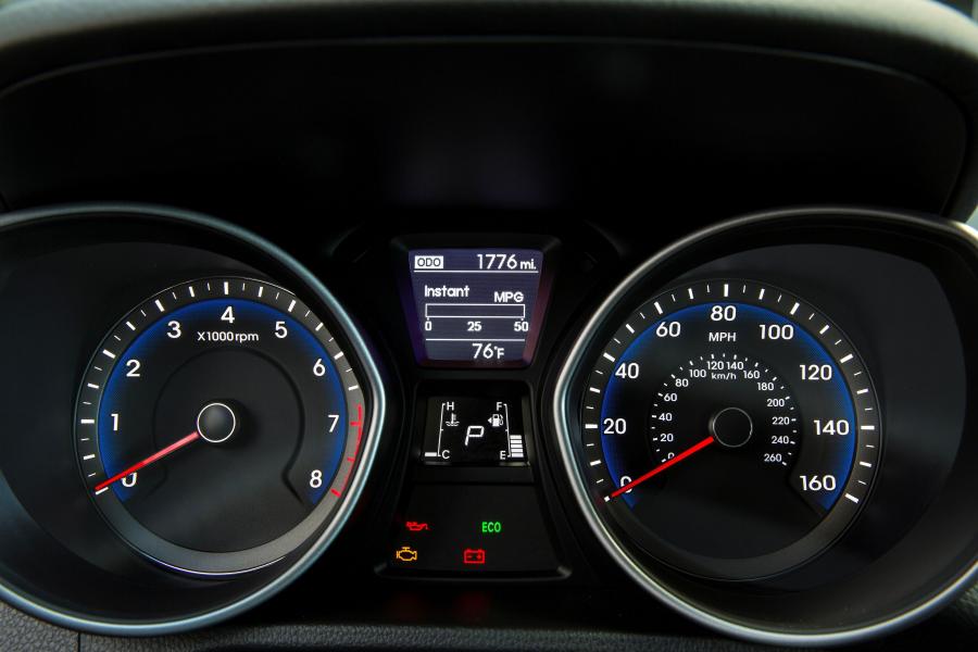  Hyundai Elantra GT 2015 года  (фото 16 из 23)